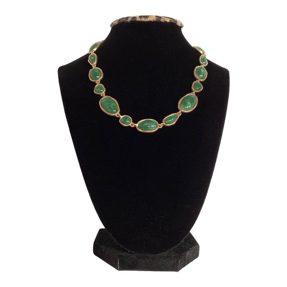 Southern Living Brushed Gold Tone Jade Green Resin Cab 16 Inch Necklace - Picture 6 of 14